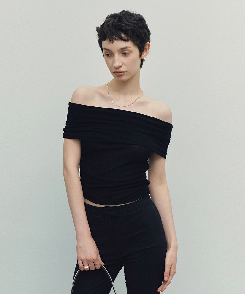 Shirring Accent Off Shoulder T-shirt (Black)