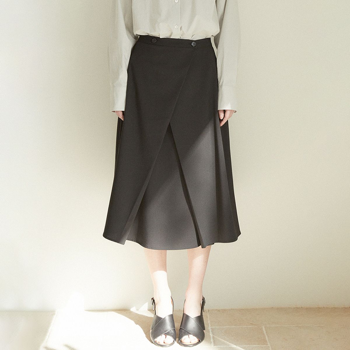 라르고(LARGO) Pleated A-line skirt (black)