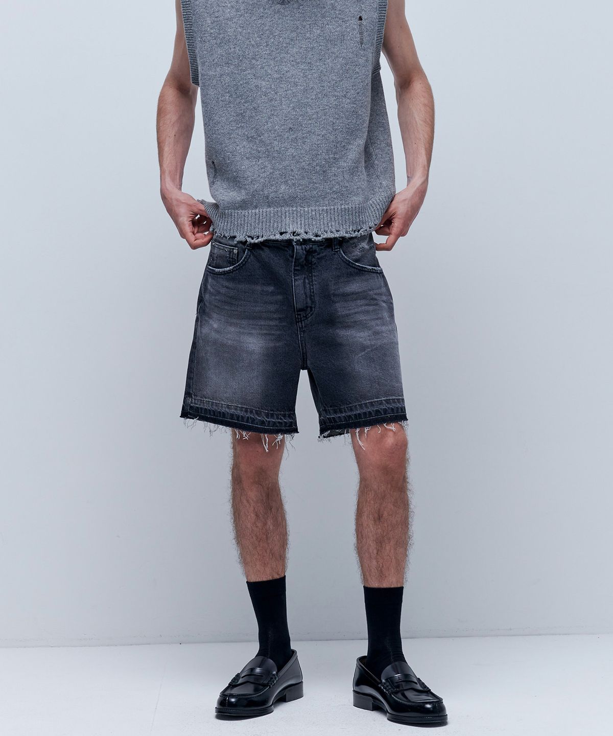 애니타임로릭(ANYTIME LOREAK) PEONY DENIM SHORTS - BLACK