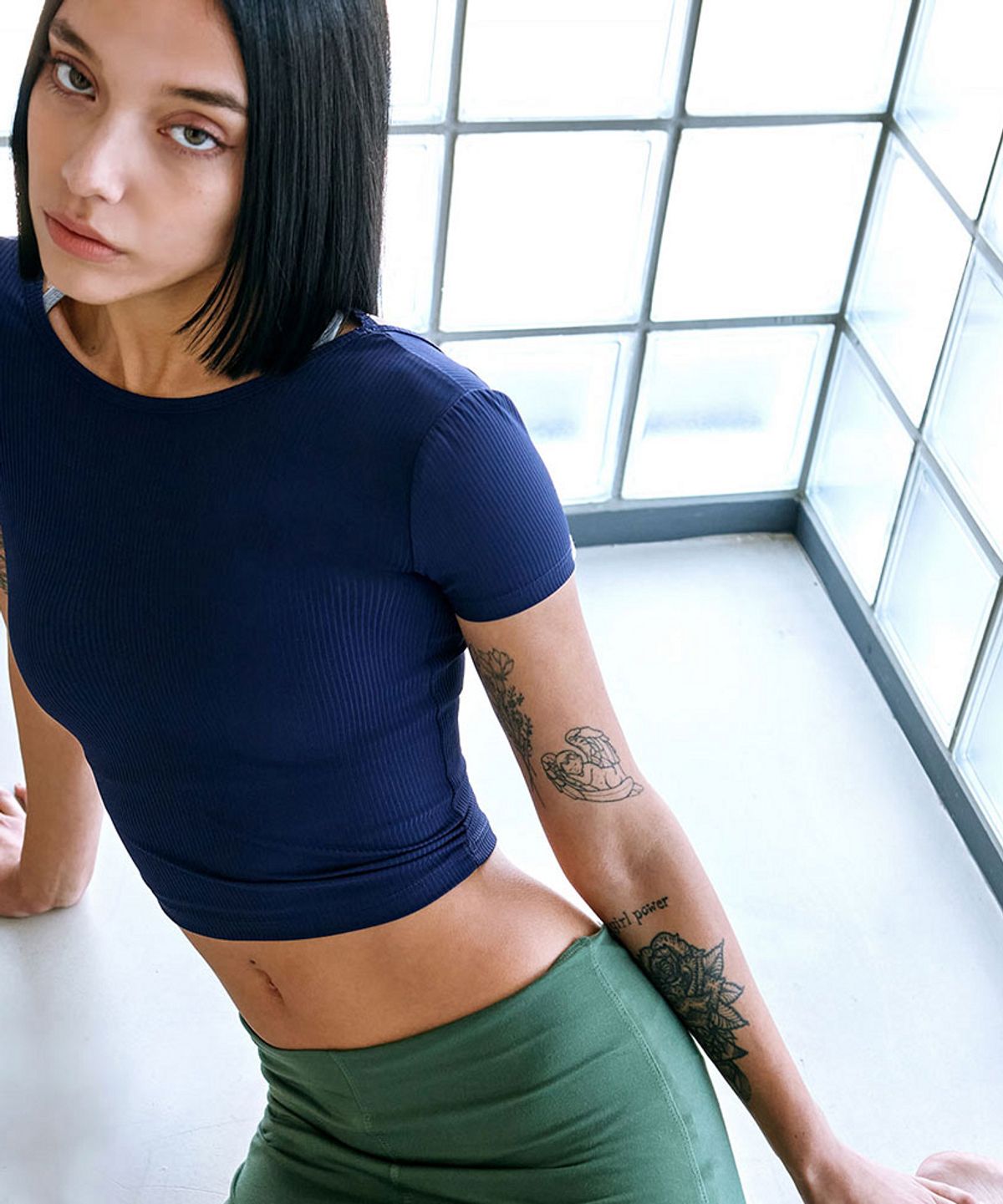 데비웨어(DEVIWEAR) 오픈백 스트랩 숏슬리브 DEVI-T0107-네이비