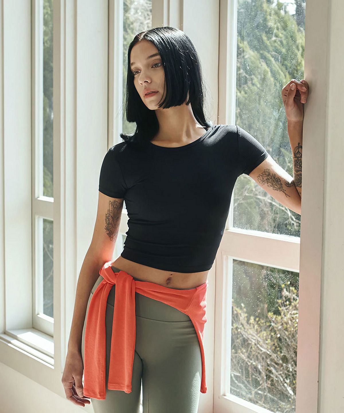 데비웨어(DEVIWEAR) 오픈백 스트랩 숏슬리브 DEVI-T0107-블랙