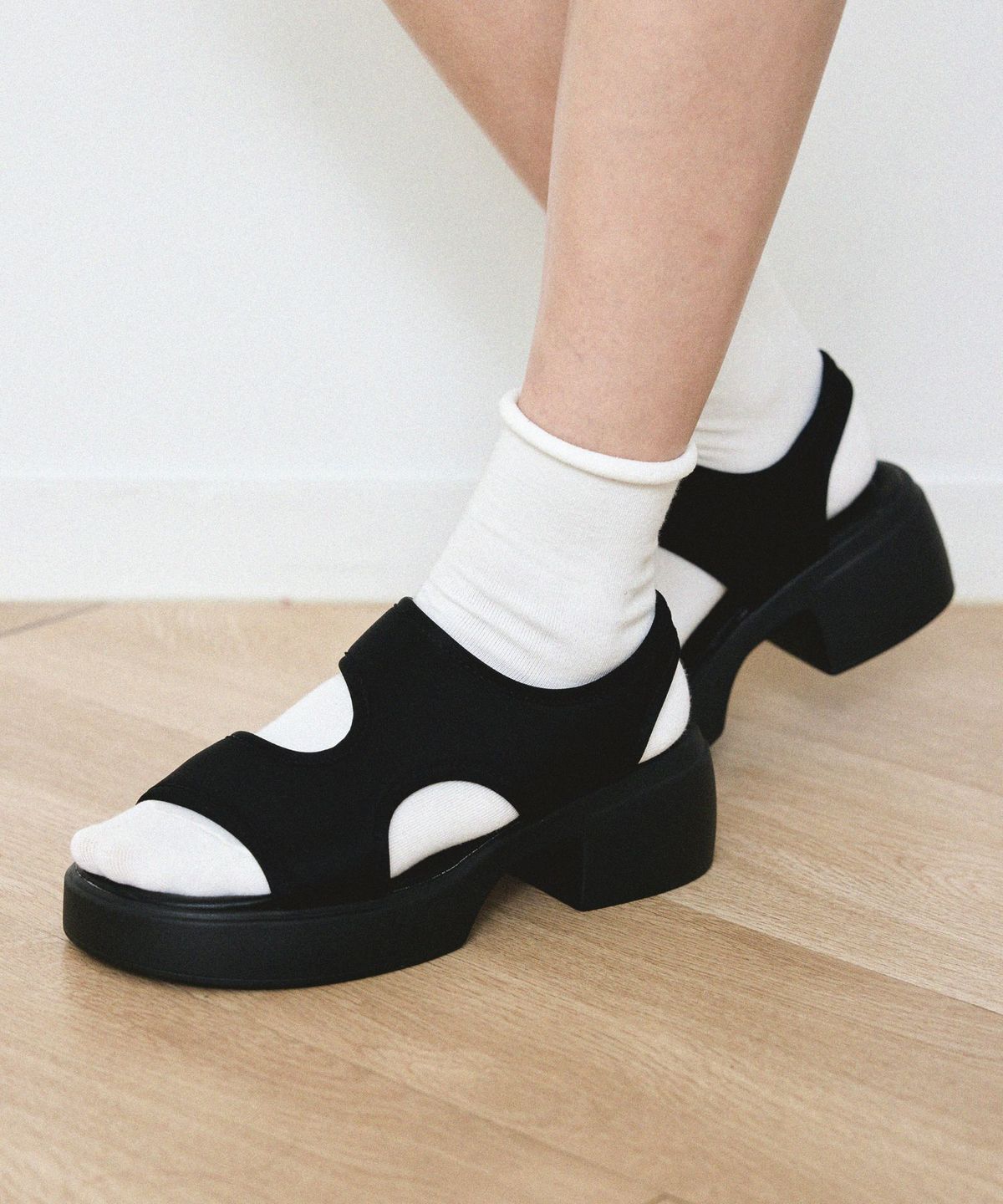 스퍼(SPUR) Neoprene 플랫폼 샌들 4cm -US9006 (2color)