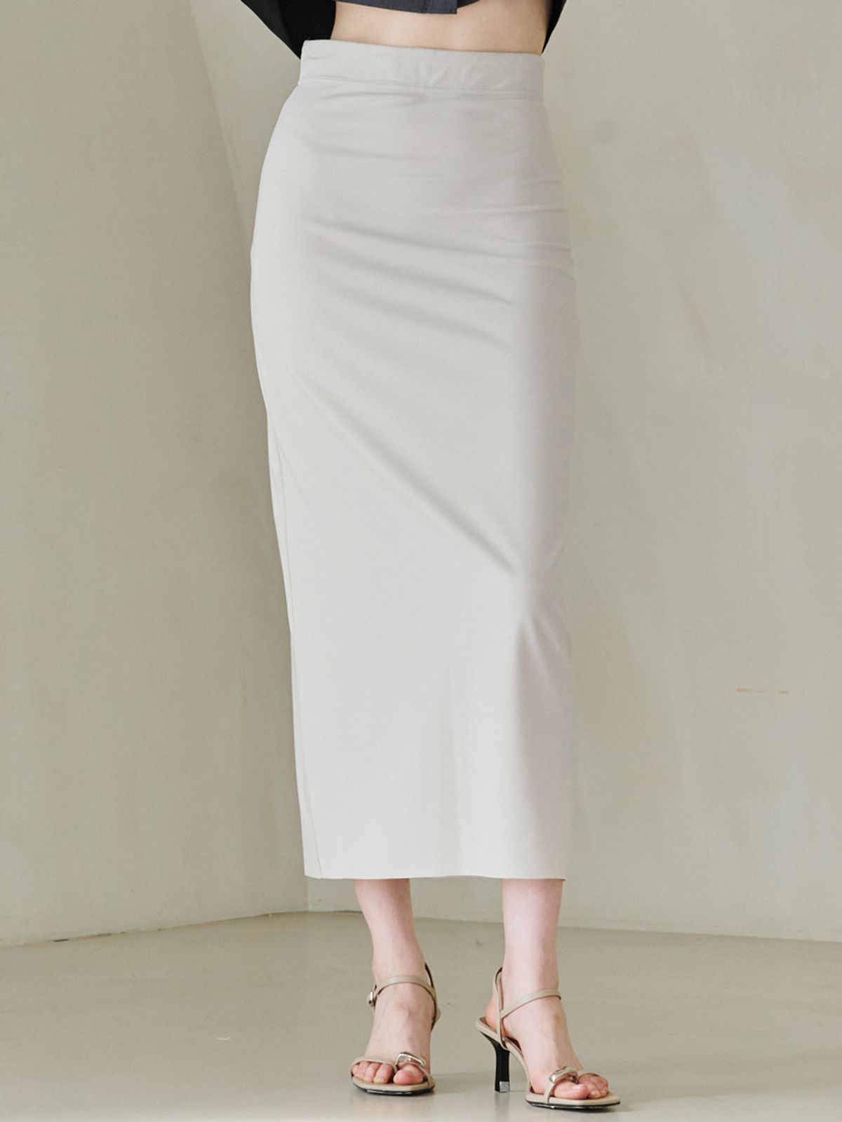 누브(NOUVE) Cut Out Slim-fit Long  Skirt -Light Beige