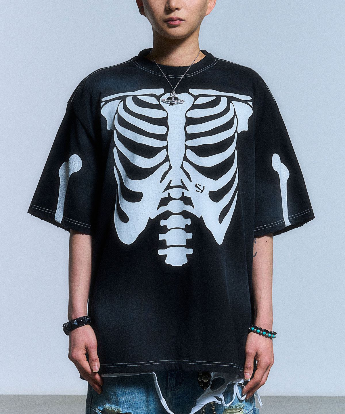 스키즘 인듀싱(SCHISM INDUCING) RIB CAGE T SHIRT_BLACK