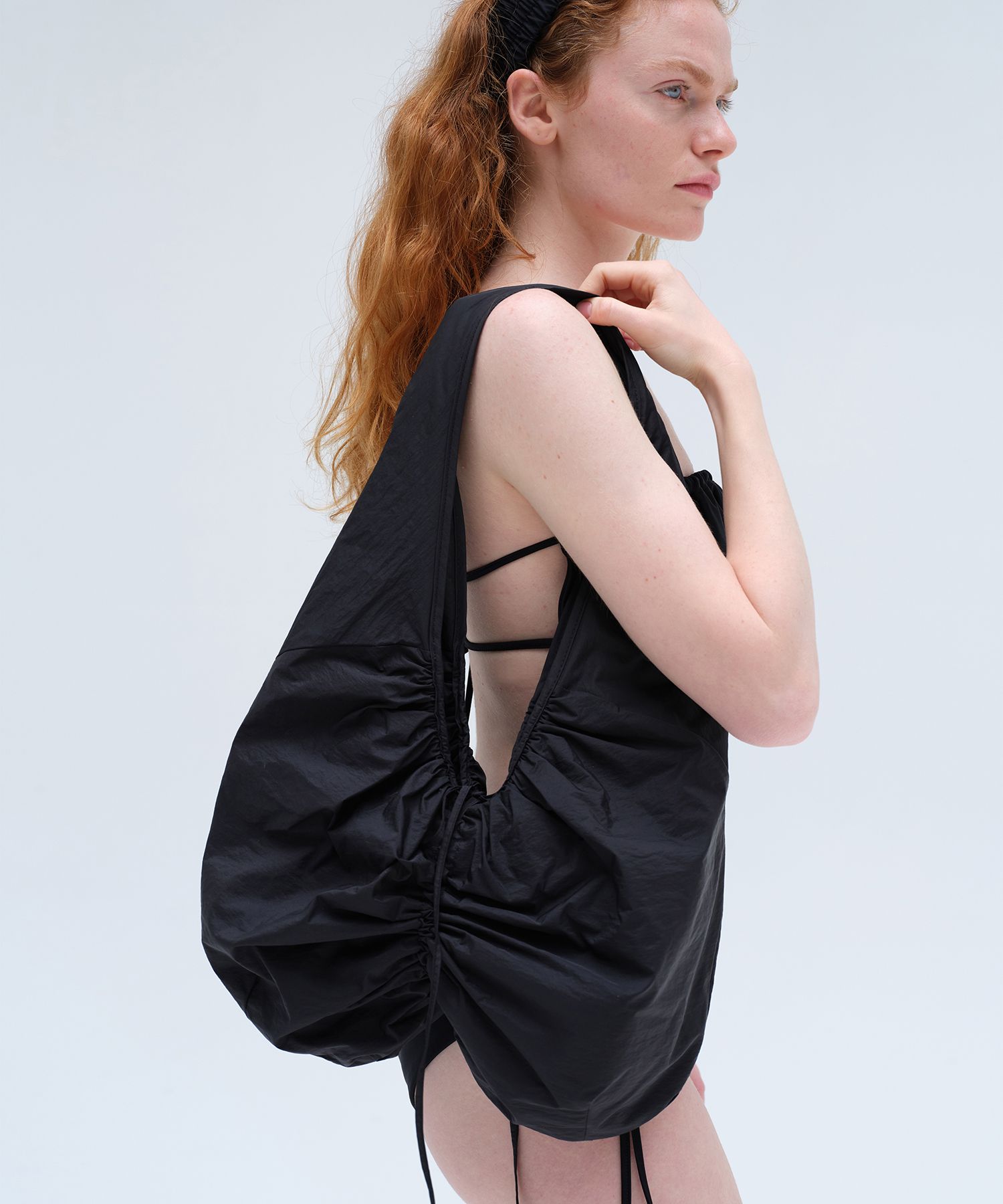 【DIAGONAL】ROUND SHIRRING HANDLE BAG MUSINSA | DIAGONAL CENTER SHIRRING BAG (black)