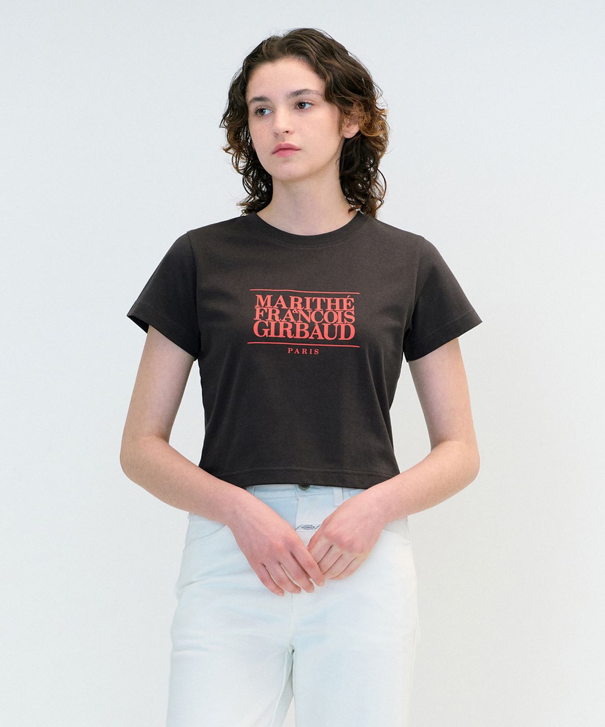 마리떼 프랑소와 저버(MARITHÉ + FRANҪOIS GIRBAUD) W CLASSIC LOGO CROP TEE charcoal