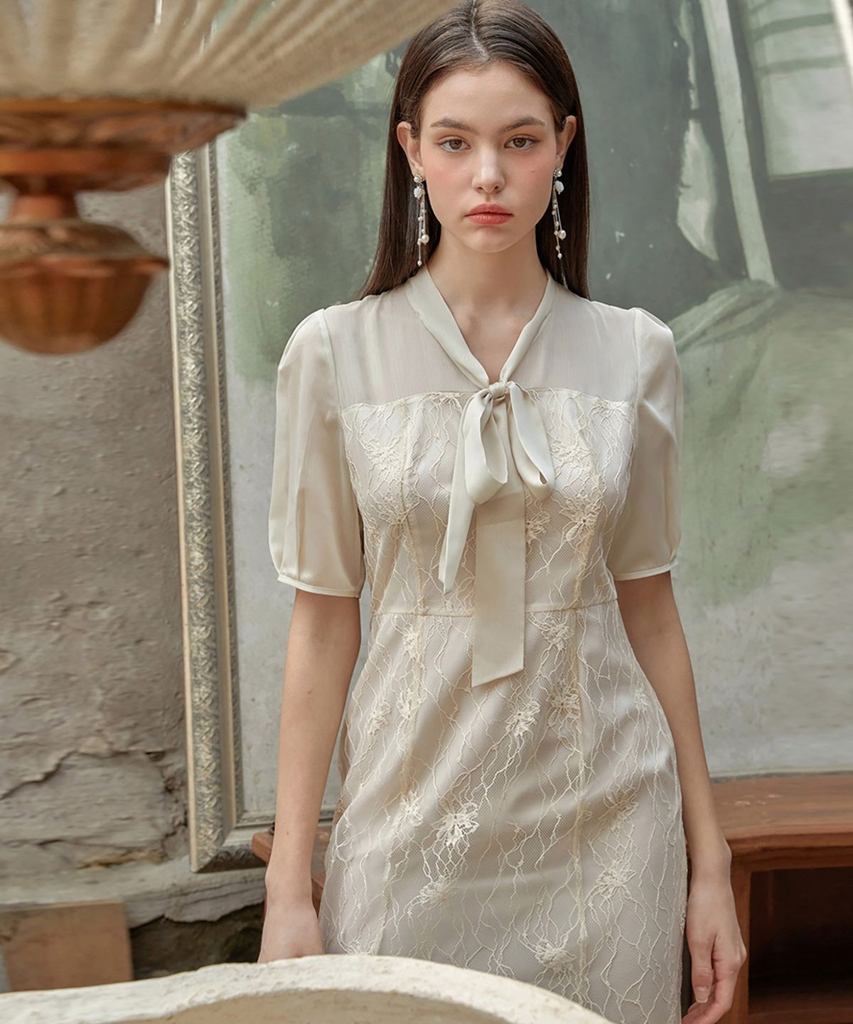 쥴리앤칼라(JULIY&CALLA) 24SS 칼라91 시크릿가든 아이비 리본타이 레이스 원피스 베이지