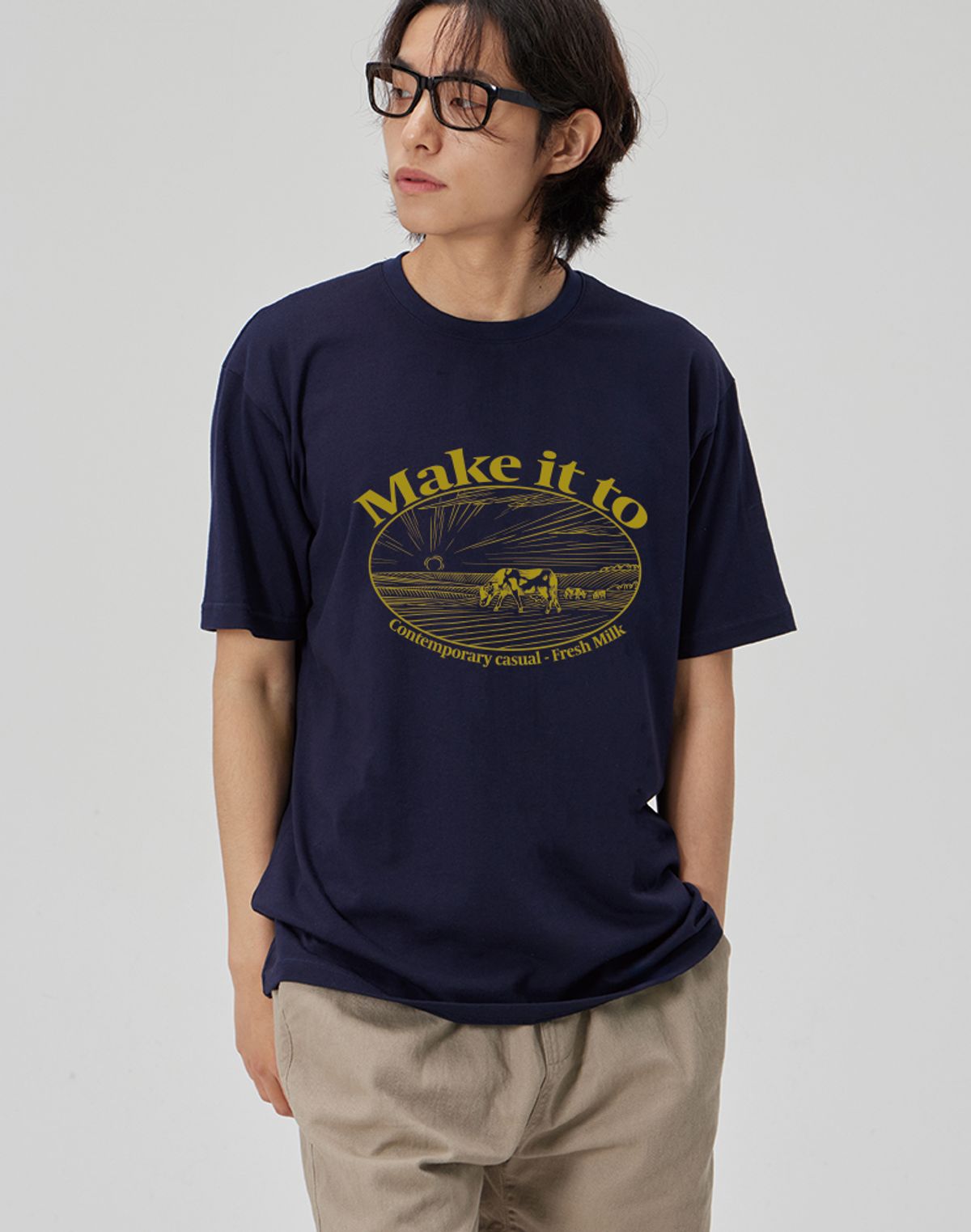메이킷투(MAKEITTO) [FRESH MILK] CREW NECK TEE_NAVY