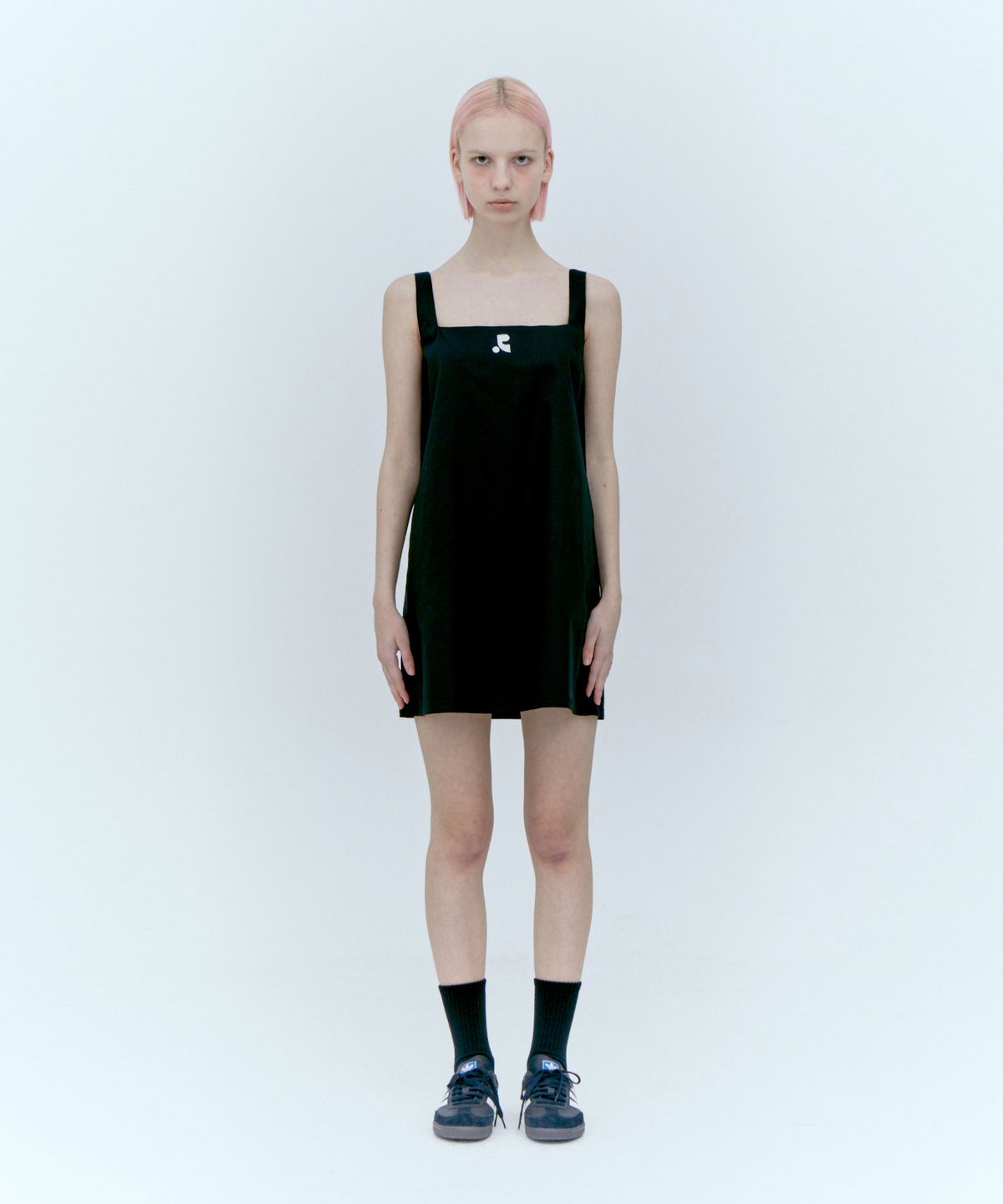 레스트앤레크레이션(REST&RECREATION) SQUARE NECK MINI DRESS_BLACK