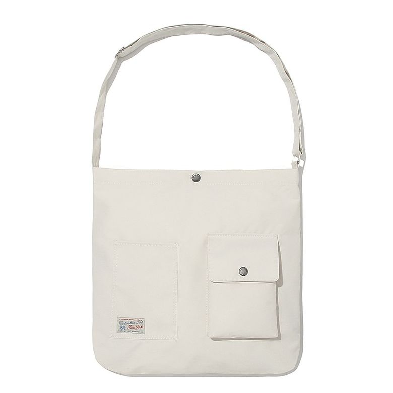 SL-LABEL FRONT POCKET CROSS BAG 그레이지