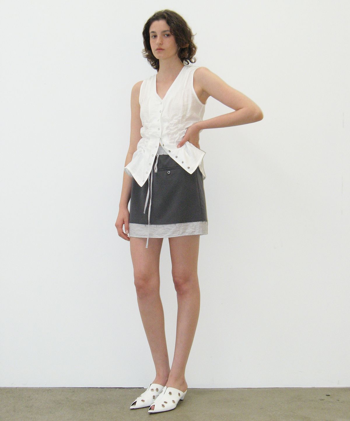 카셀(CACELE) RAW CUT LAYERED SKIRT, CHARCOAL