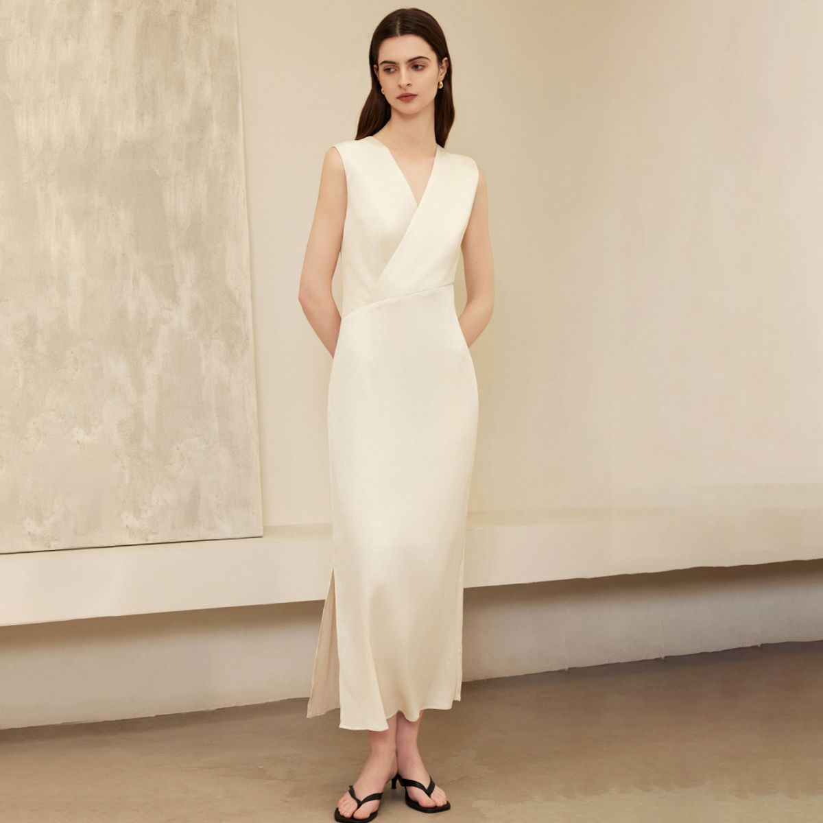 와이와이아이엠(YYIAM) YY_V-neck sleeveless long dress