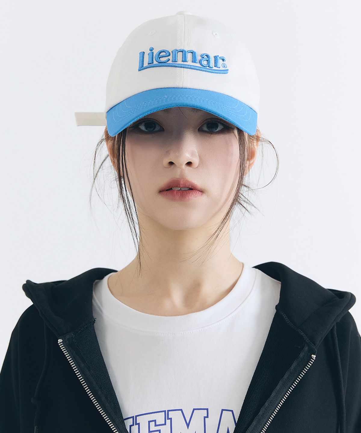 리에마르(LIEMAR) 엠보자수 투톤 볼캡 블루