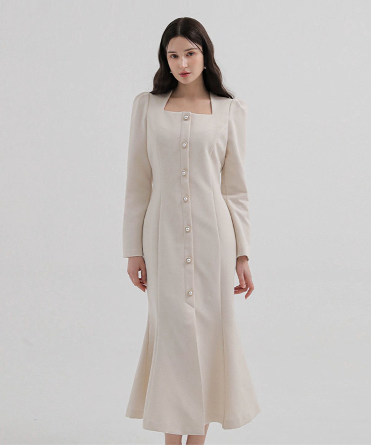 스토리가든(STORYGARDEN) 에르딘 진주 버튼 머메이드 롱 원피스