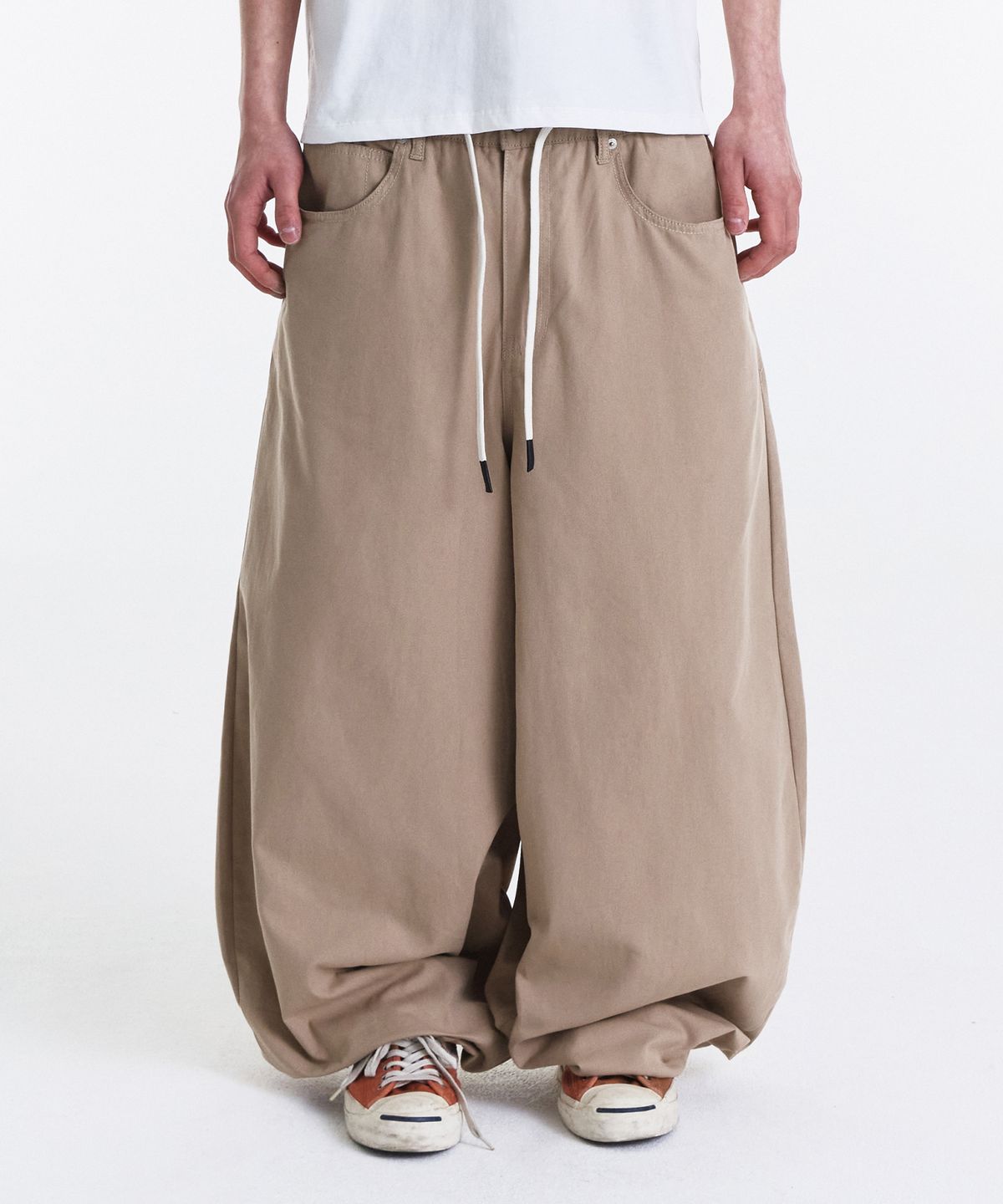 기철(KICHUL) EASY OR EASY BALLOON PANTS (BEIGE)