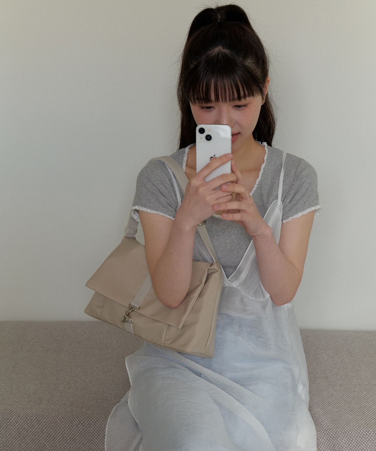 오브히(OVHEE) 클로이 나일론백 Chloe Nylon Bag_Beige
