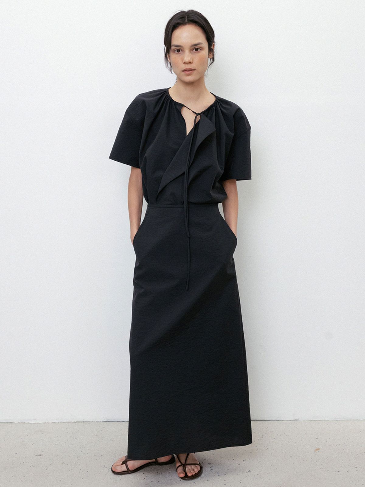 레이스(RRACE) Shirring Short Sleeve Blouse_Black