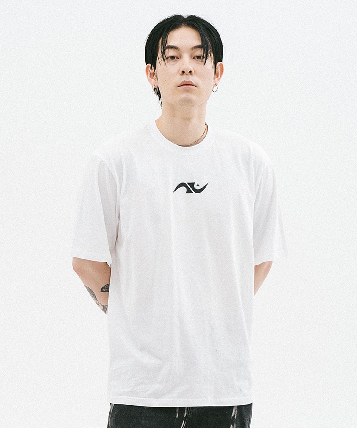 낫유즈얼(NOTUSUAL) nu심볼 반팔티 [WHITE]