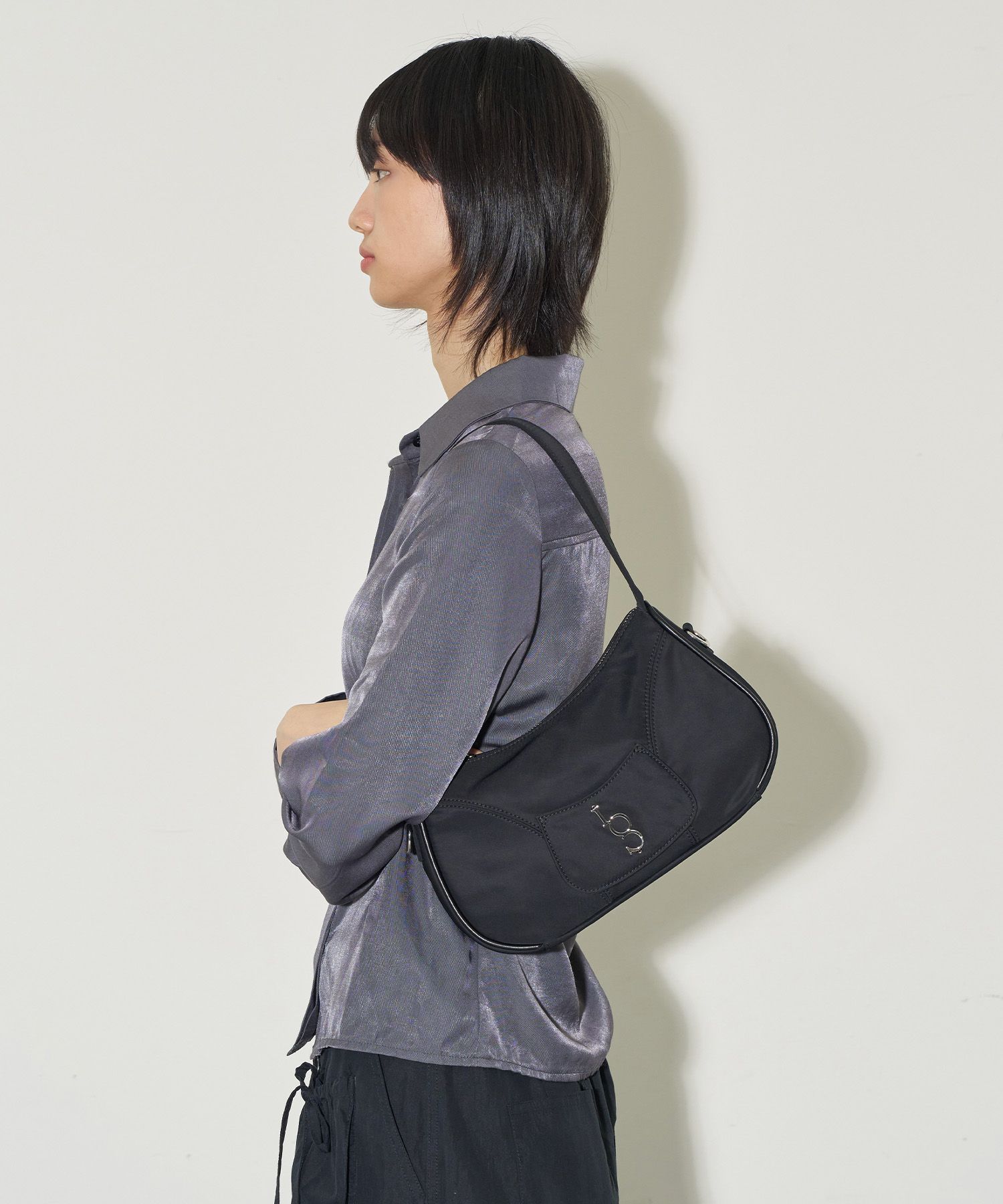 [韓国] ILLIGO★Signature Nylon Bag★ナイロンショルダーバッグ 韓国] ILLIGO☆Signature Nylon Bag☆ナイロンショルダーバッグ