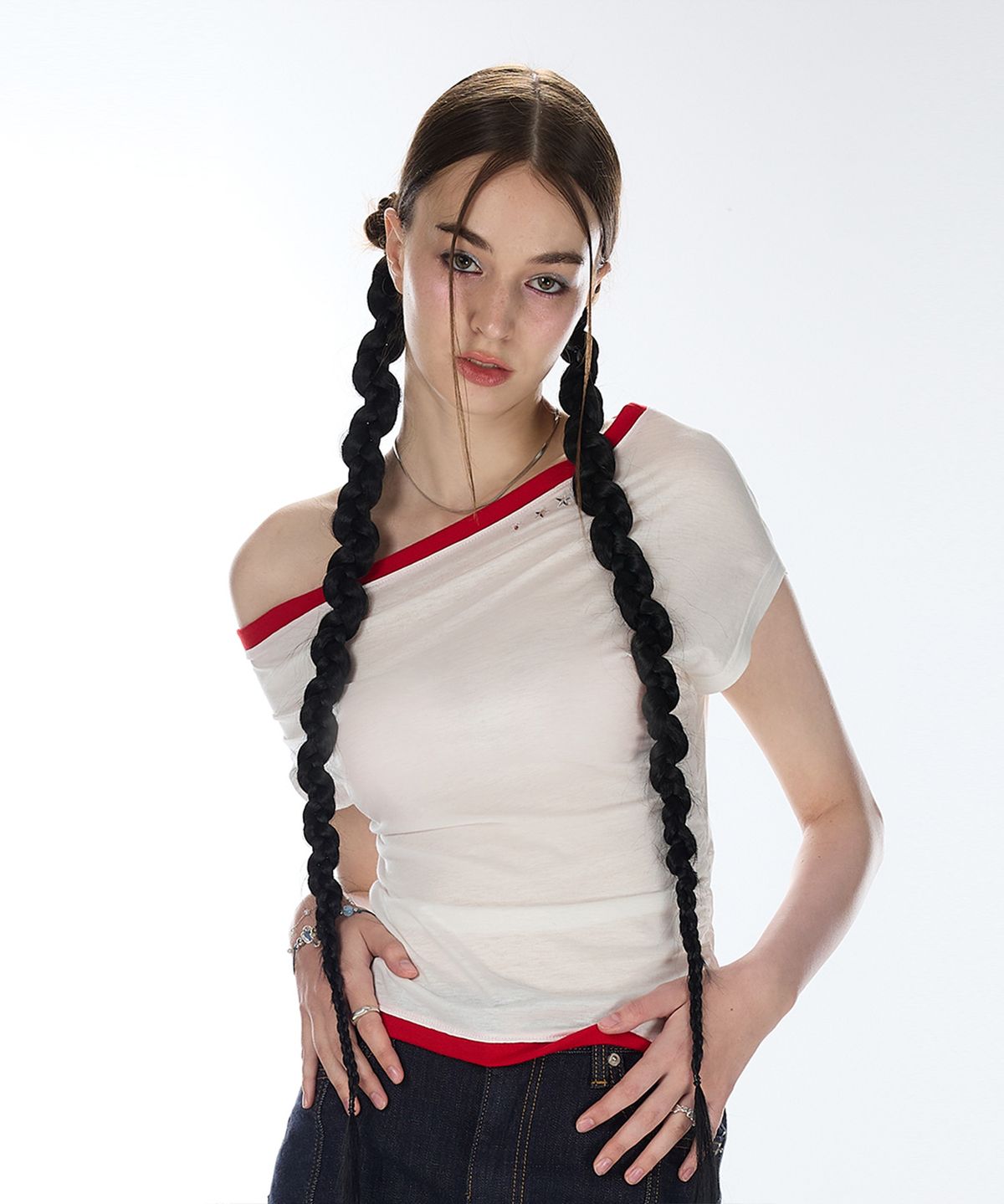 라티젠(LARTIGENT) L12 ONE-SHOULDER BOATNECK TOP(WHITE)