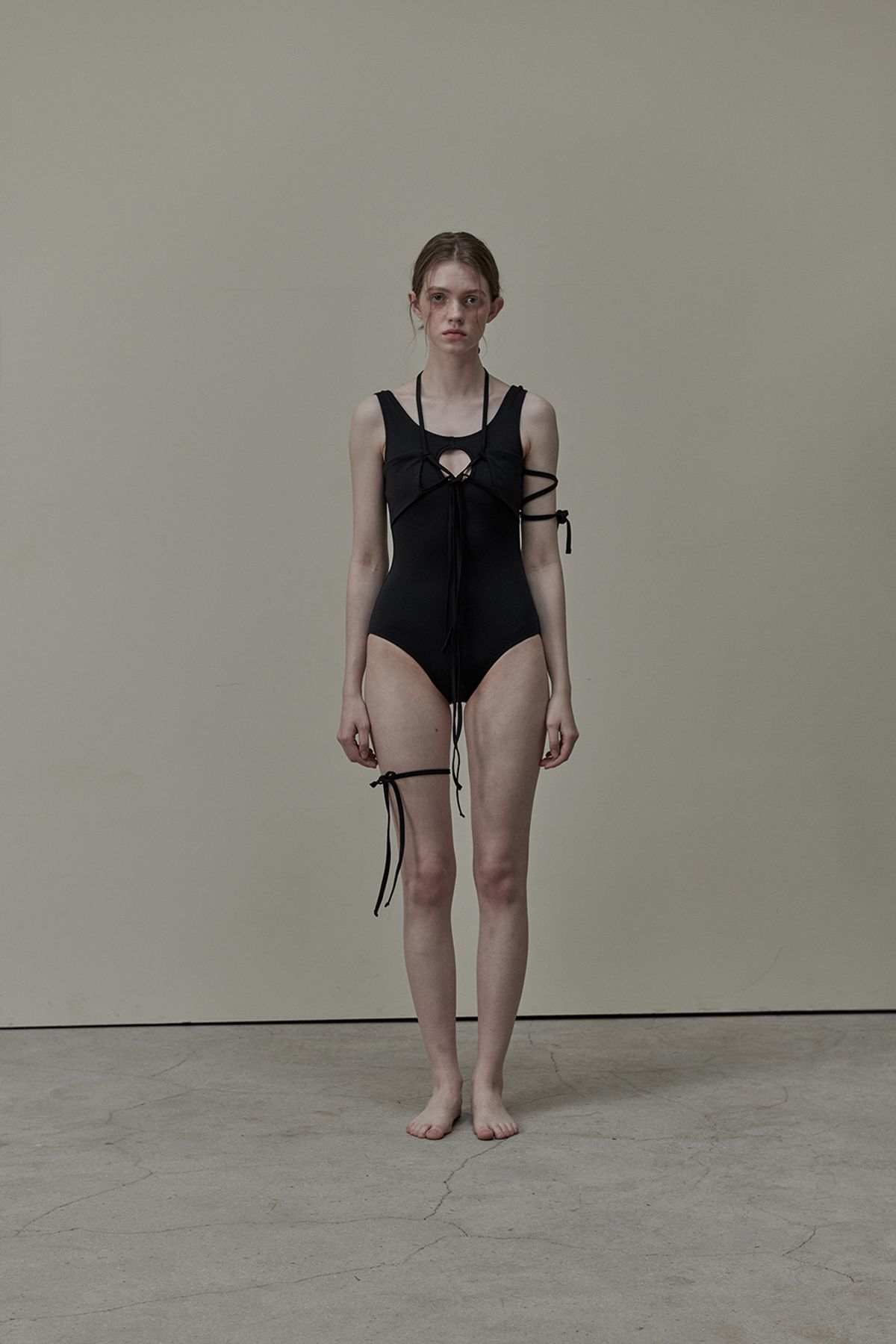 마우솔레움(MAU SOLEUM) Dream String Cut-Out Swimsuit - Black