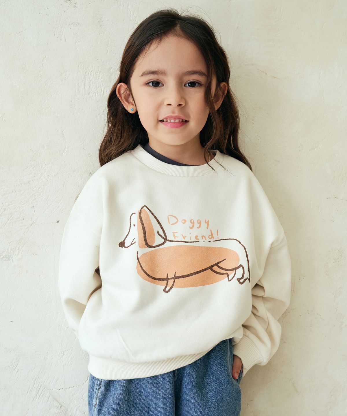 비치스앤 크림 키즈(BEACHESAND CREAM KIDS) 도기 그래픽 맨투맨-화이트(Doggy Graphic MTM white)