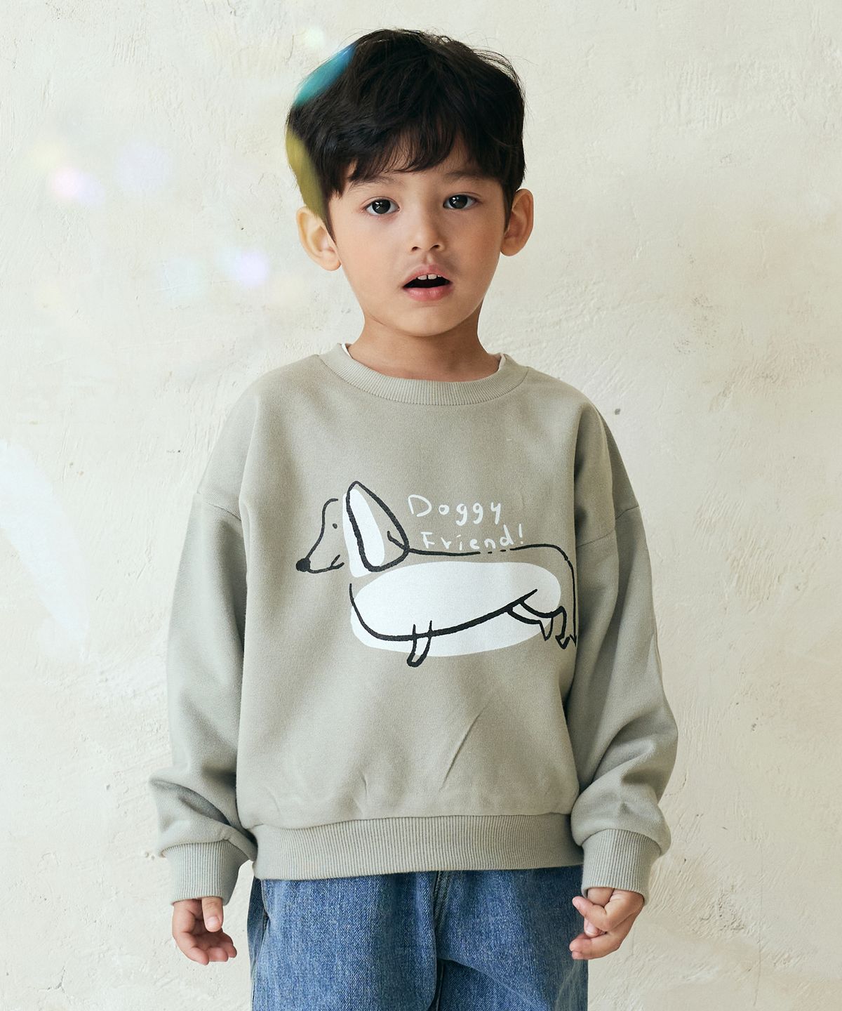비치스앤 크림 키즈(BEACHESAND CREAM KIDS) 도기 그래픽 맨투맨-그레이시카키(Doggy Graphic MTM grayish khaki)