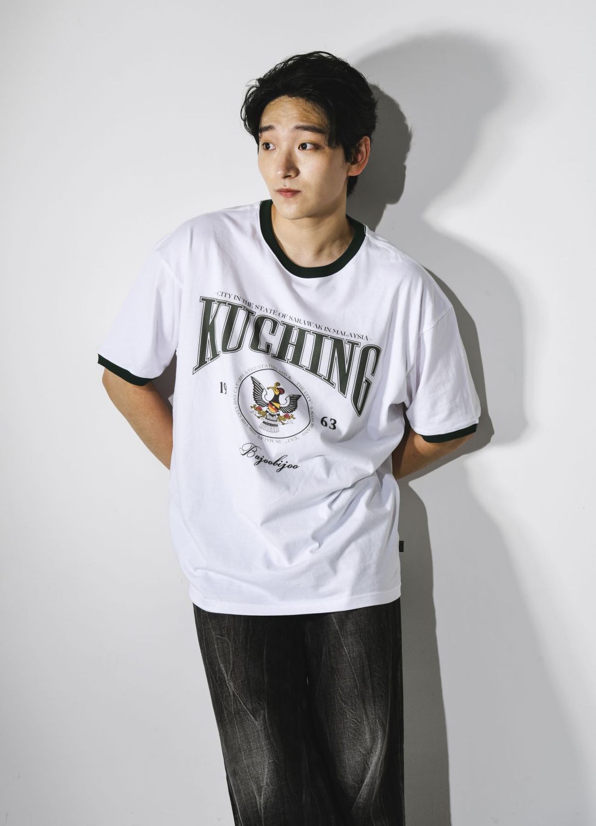 바쥬비쥬(BAJOO BIJOO) KUCHING RINGER T-SHIRT [WHITE-GREEN]