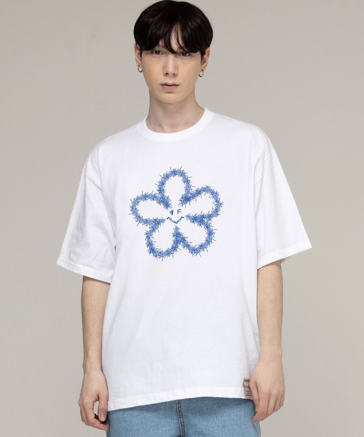 그레이버(GRAVER) [UNISEX]가시 플라워 반팔티_화이트