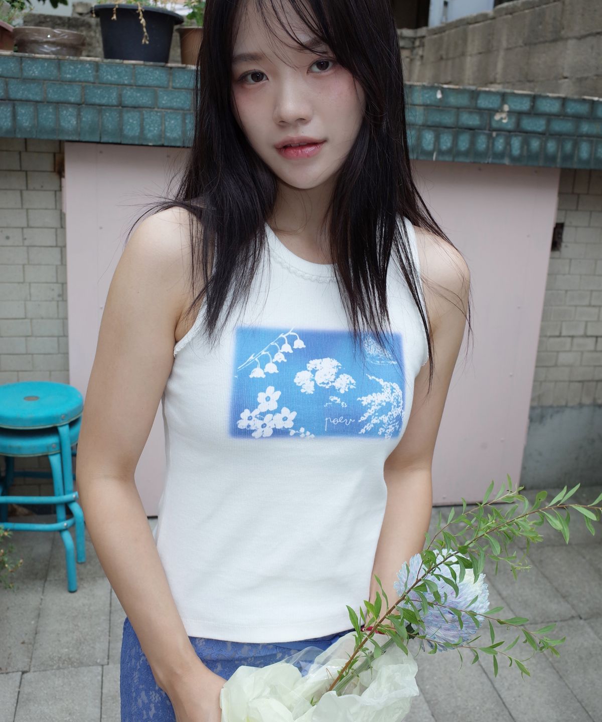 포에브(POEV) Wildflower Tank Top - White