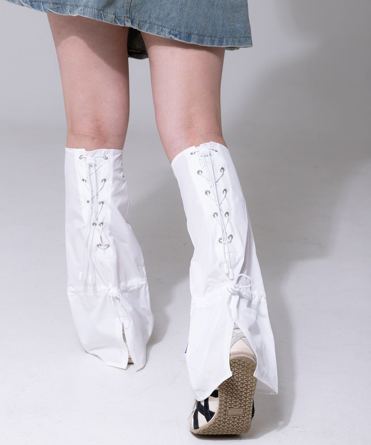 미스룰즈(MISSLULZ) Boxer Sneakers Leg Warmers White