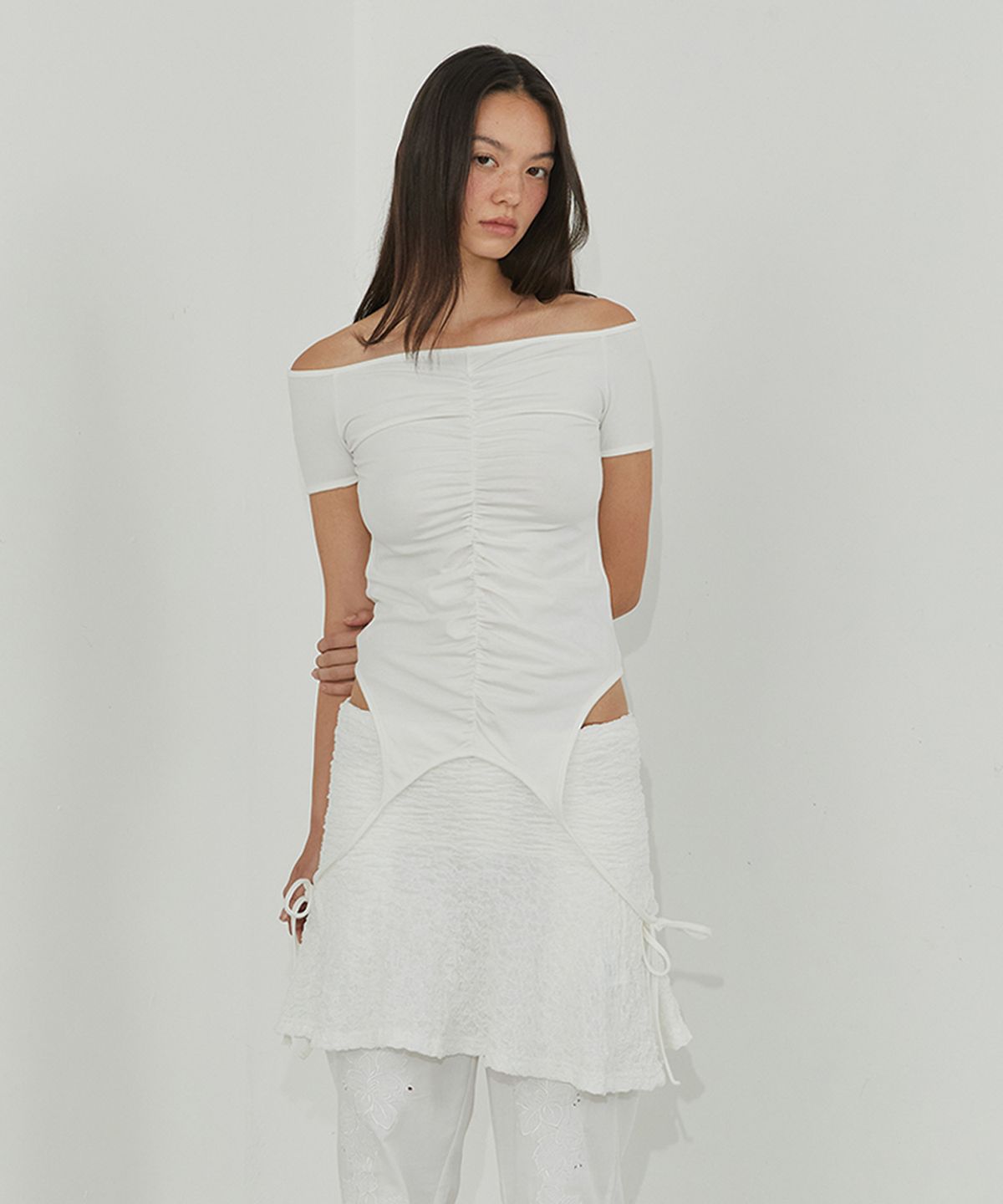 모어댄파라다이스(MORE THAN PARADISE) STRING LAYER TOP / IVORY