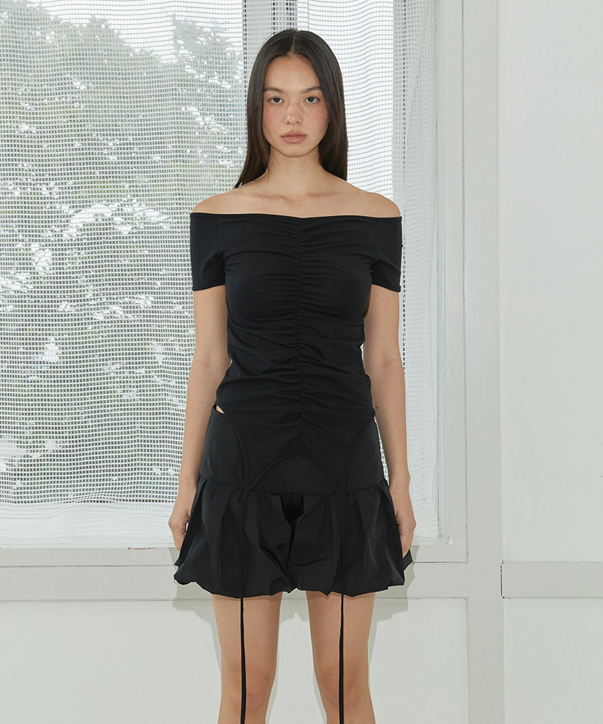 모어댄파라다이스(MORE THAN PARADISE) STRING LAYER TOP / BLACK