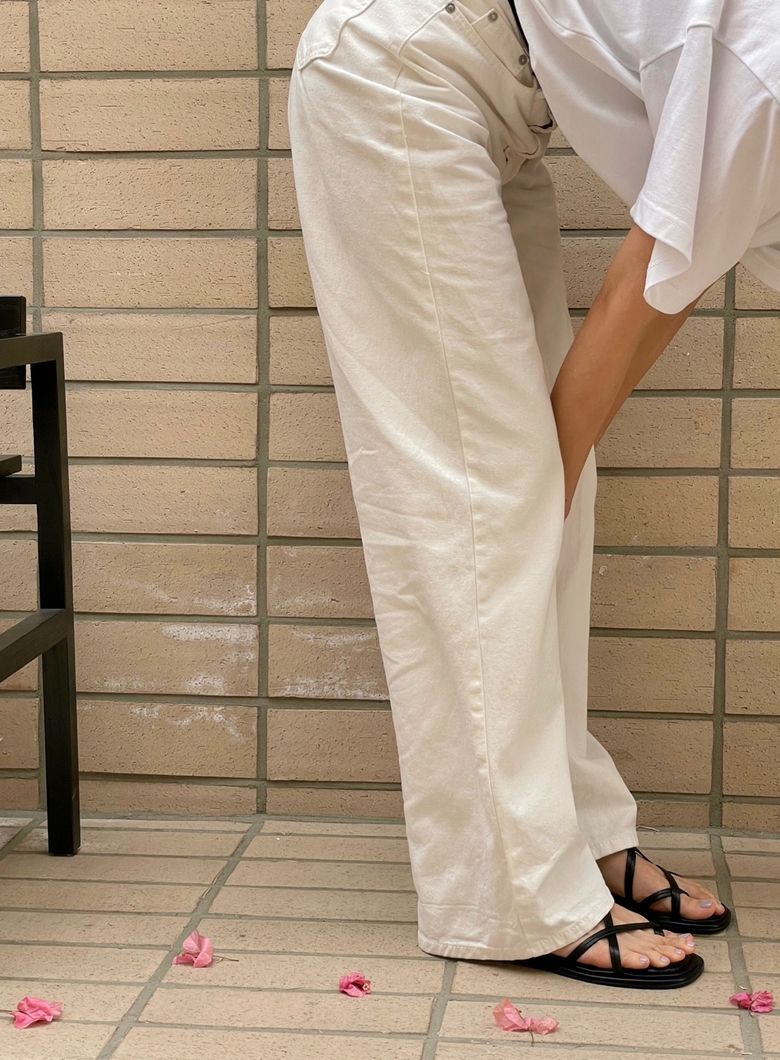 Nottle strap sandals
