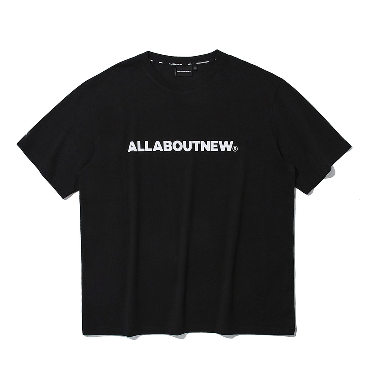 올어바웃뉴(ALL ABOUT NEW) 레귤러핏 로고 반팔티셔츠 블랙 INY2TR21ABK