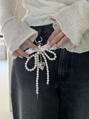 Benet heart pearl ribbon keyring