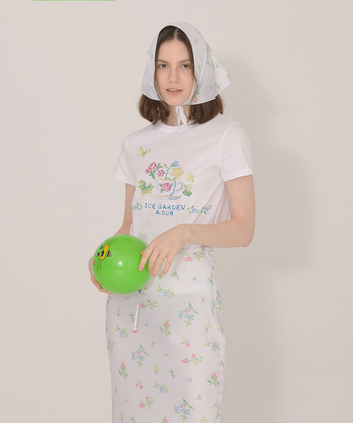 아이스가든에이오공팔(ICE GARDEN A.508) Cross-stitch Floral Print T-shirt