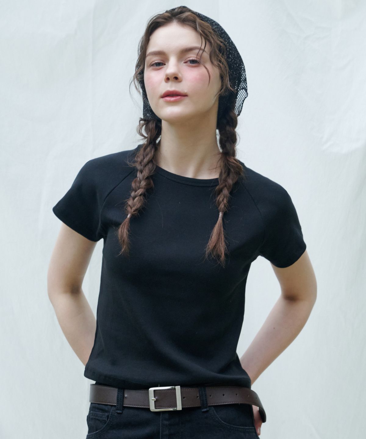 로시로우(LOSSYROW) L&R Raglan Crop Short Sleeve T-shirt Black