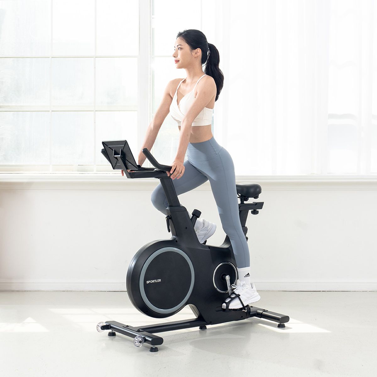 스포틀러(SPORTLER) 스핀바이크 오브제 블랙 실내자전거