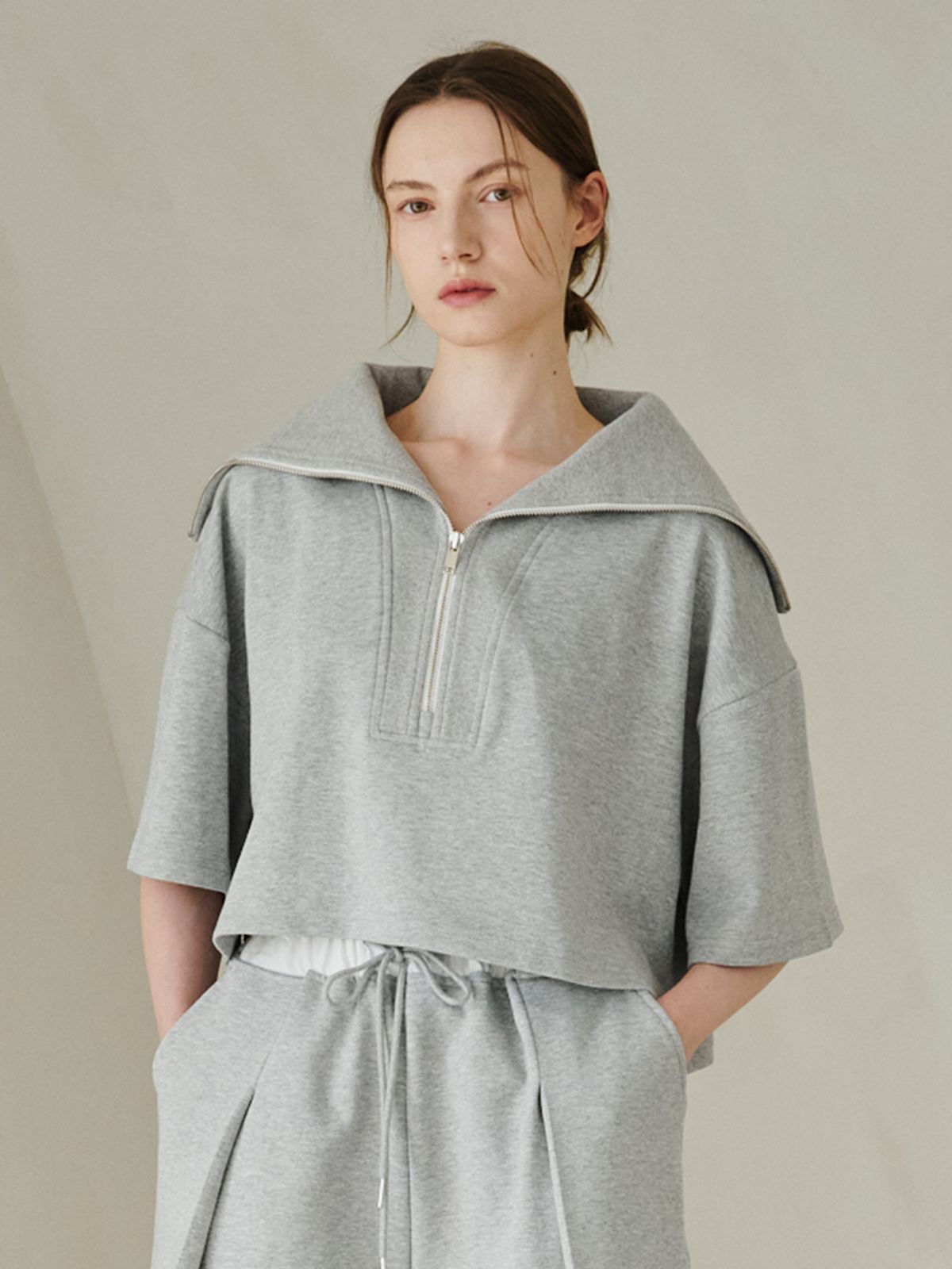누브(NOUVE) Wide Collar Half Sleeve T-Shirts - M.Gray