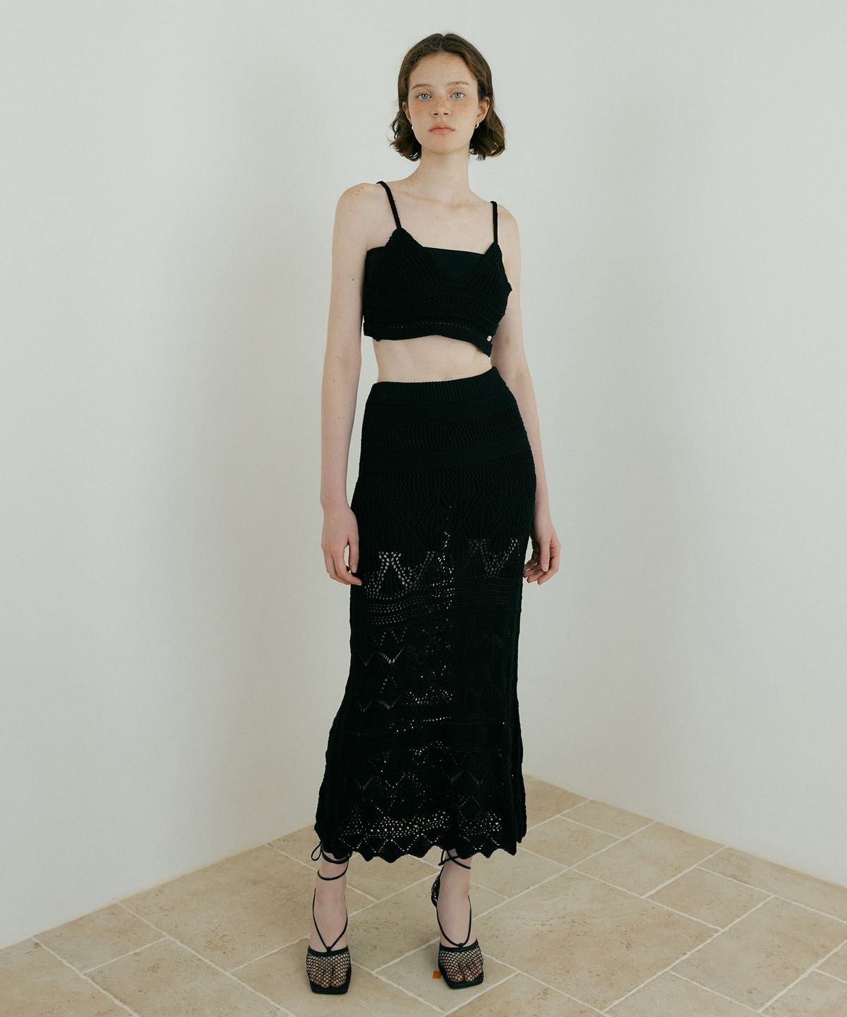 루시르주(LUCIR ZU) Weave Crochet Two-piece (Top & Skirt) (black)