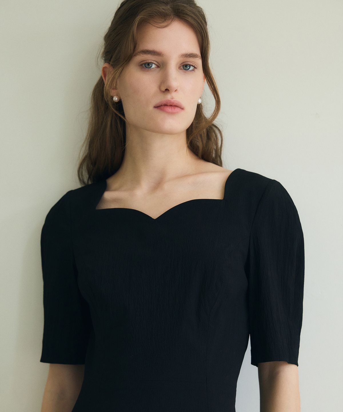 폴앤앨리스(PAUL&ALICE) HEART NECK DRESS / BLACK