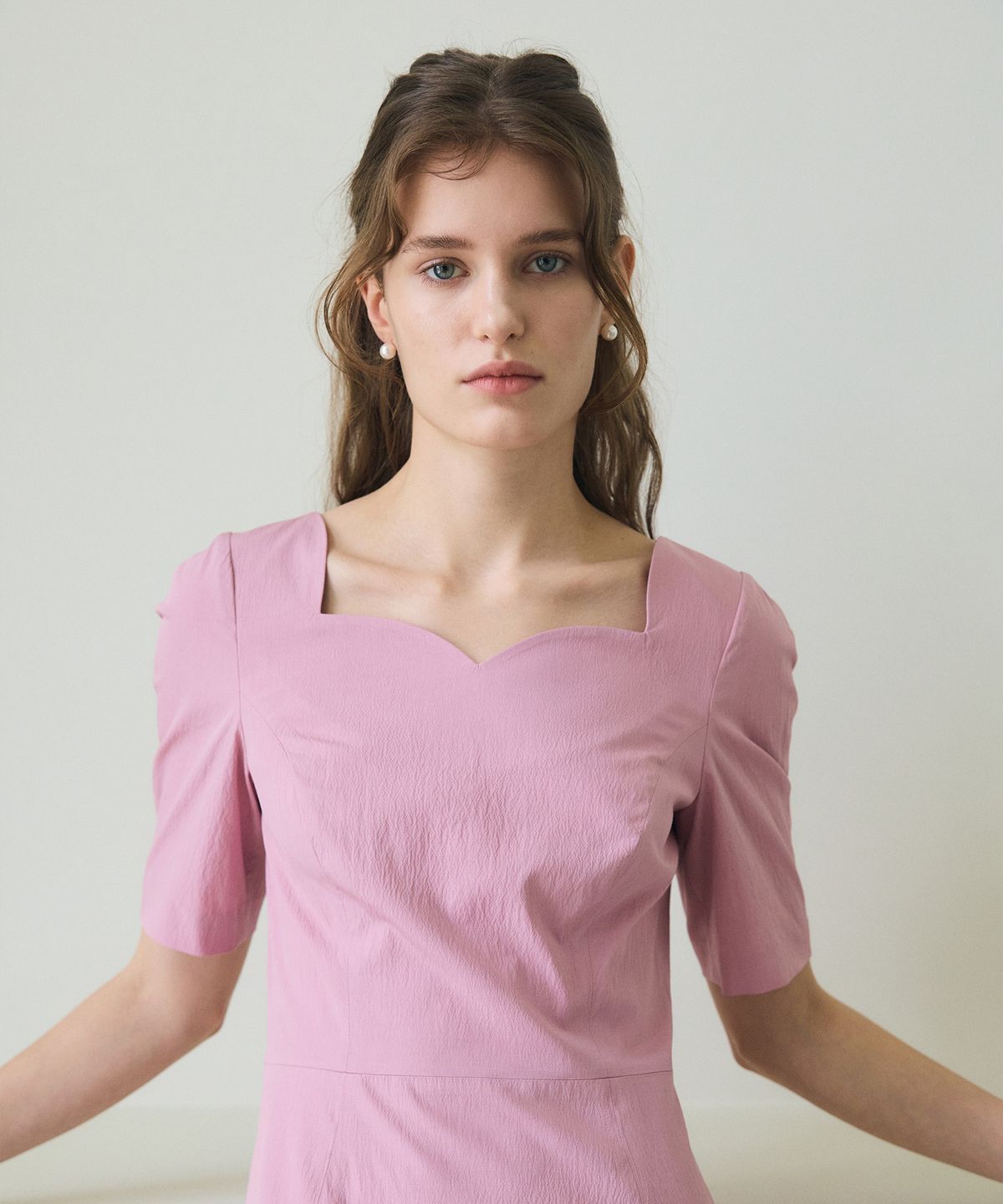 폴앤앨리스(PAUL&ALICE) HEART NECK DRESS / PINK