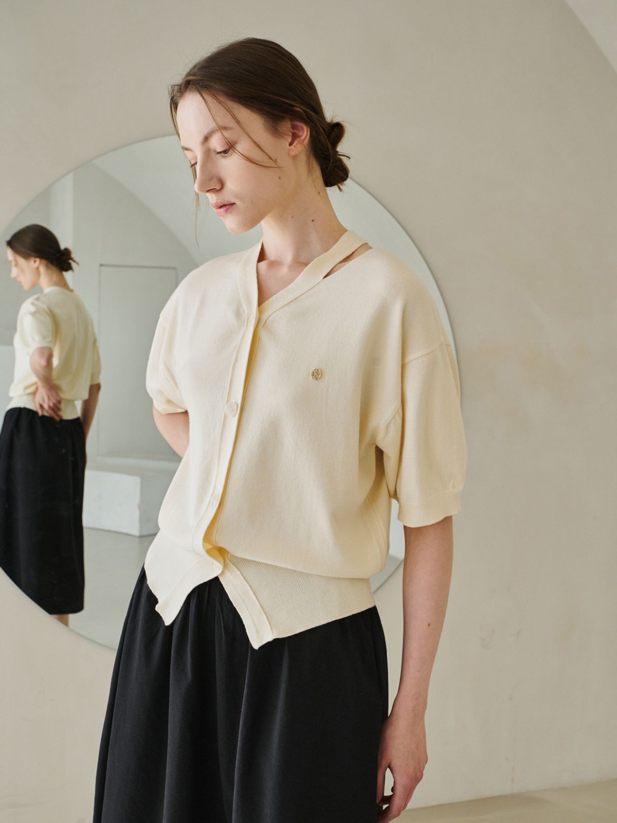 누브(NOUVE) V Neck Cut Out Half Sleeve Cardigan - Light Yellow