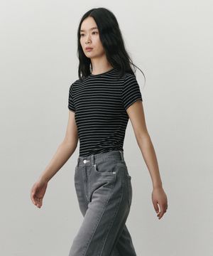 핀 스트라이프 티 셔츠 블랙