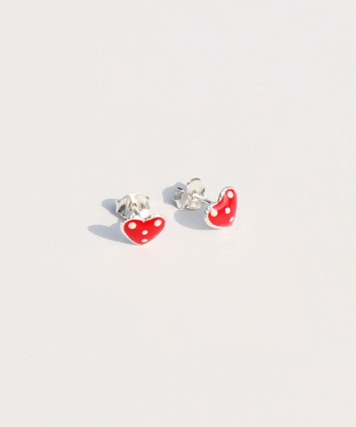 봉보(BONBEAU) Dotting red heart silver pin Earrings 은침 실버925 도트 레드 하트 귀걸이