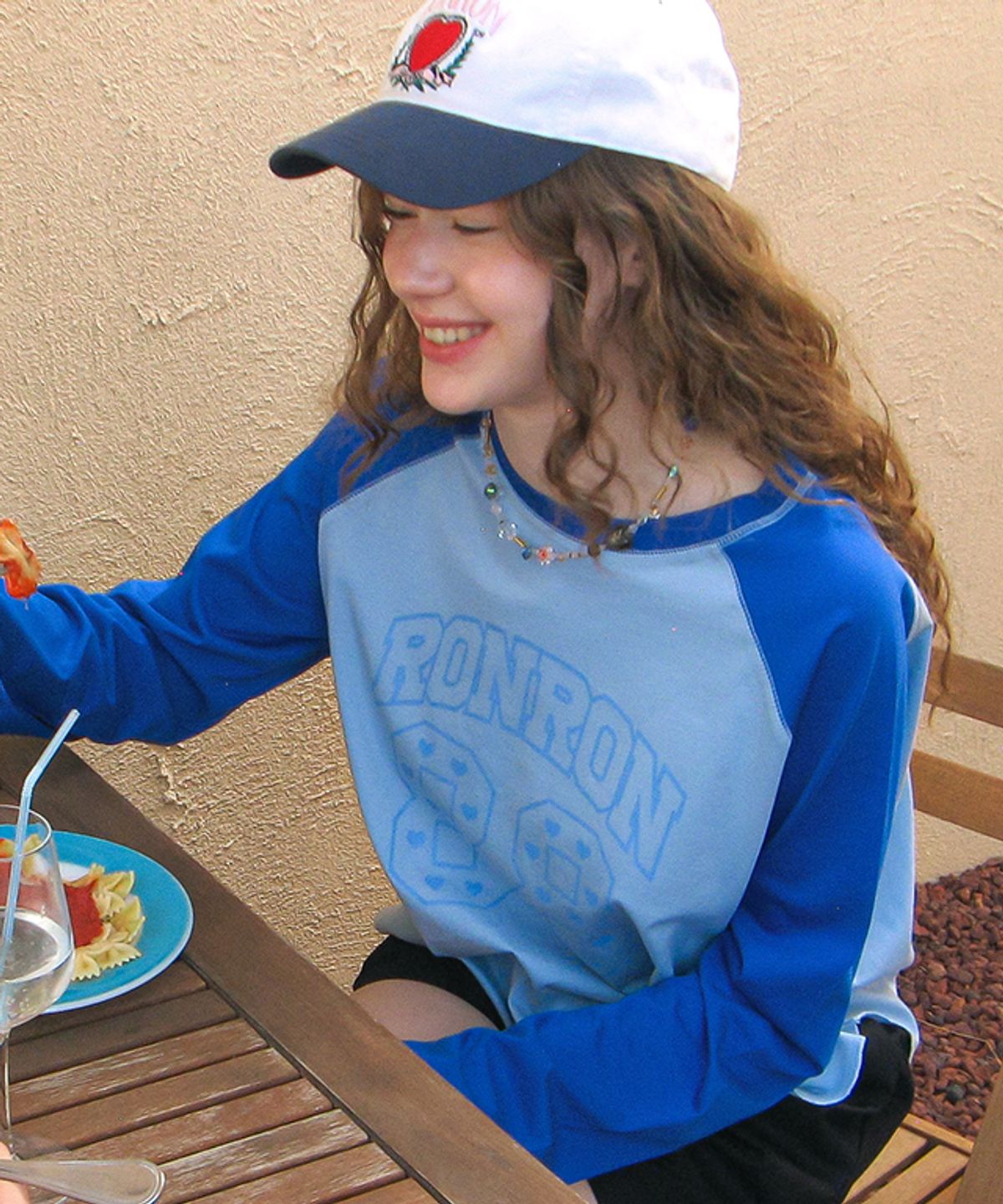 론론(RONRON) STITCH RAGLAN LONG SLEEVE SOFT BLUE