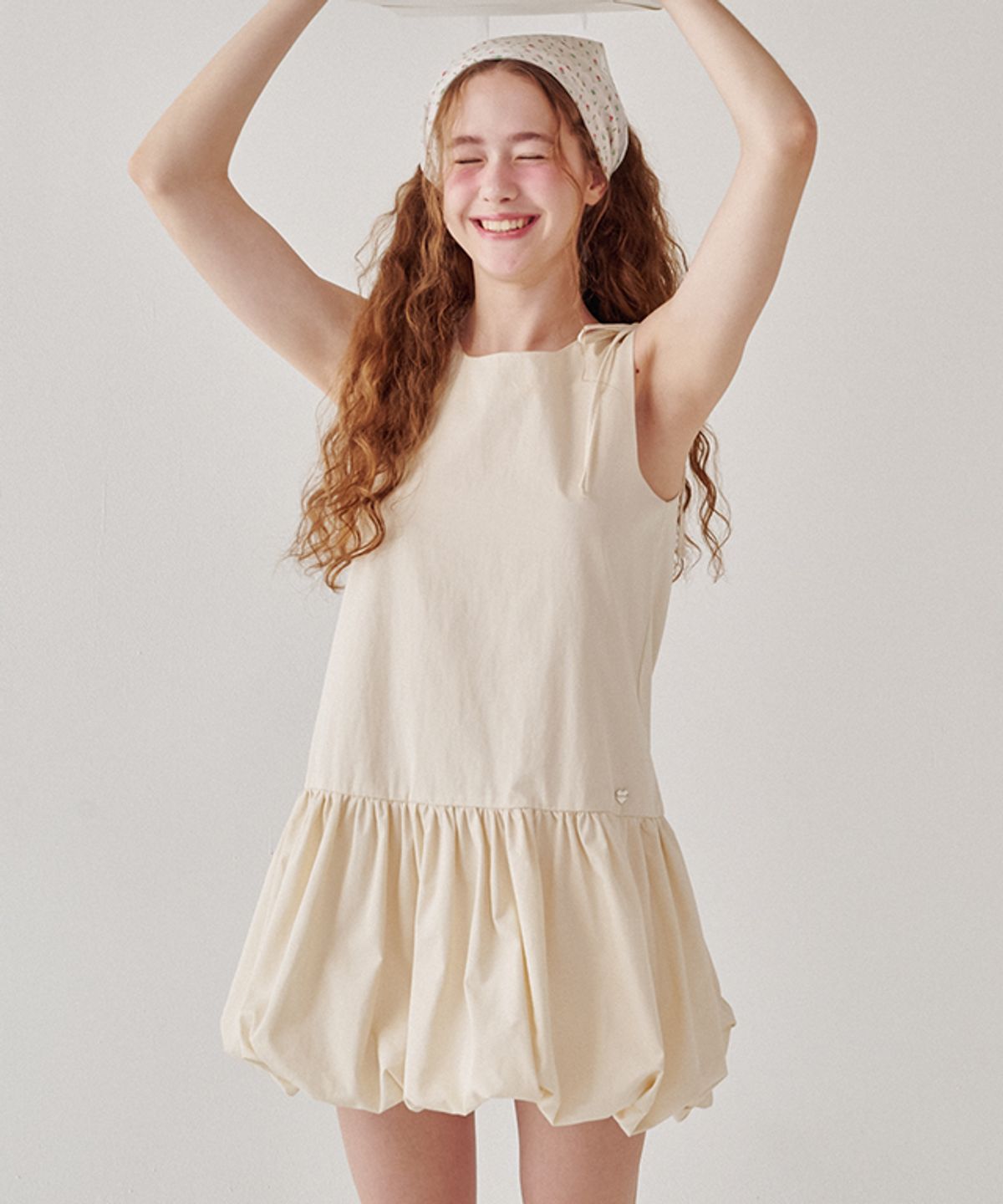 론론(RONRON) SHOULDER STRING PUMPKIN MINI DRESS CREAM