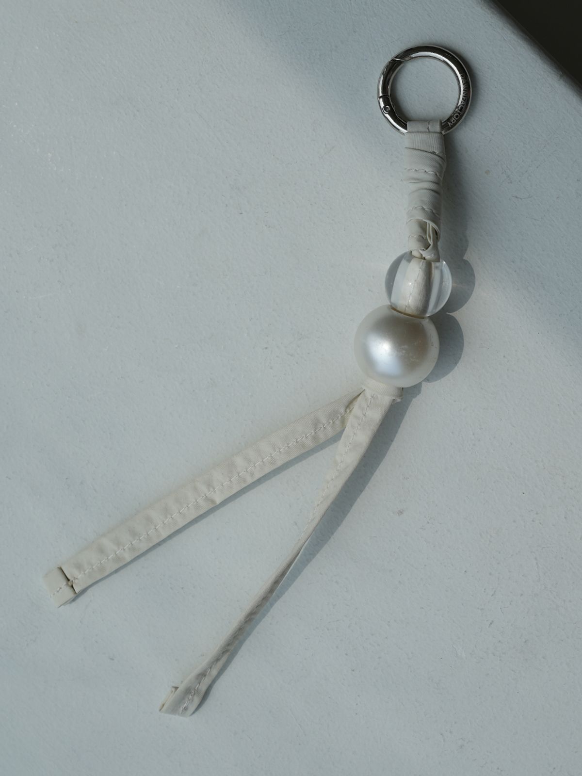 던팩토리(DAWN FACTORY) KNOT KETRING IVORY 매듭키링 아이보리