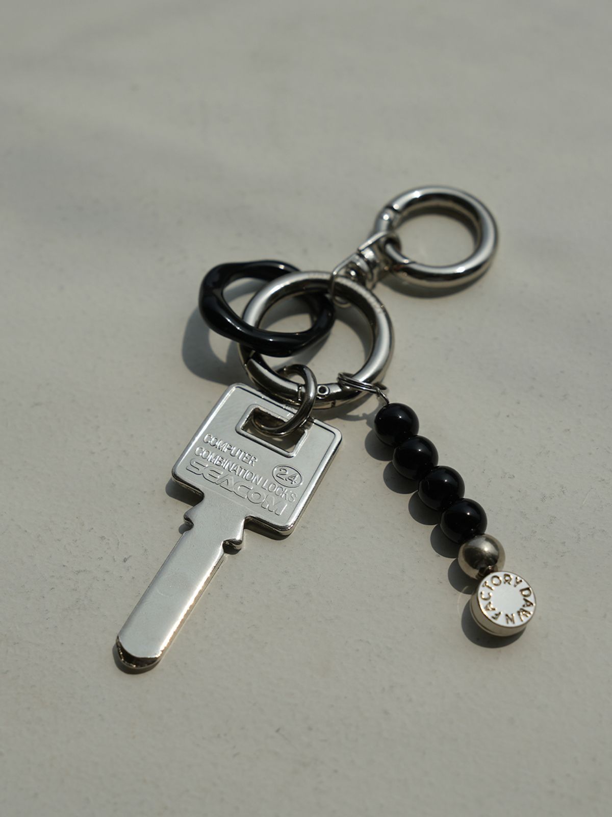 던팩토리(DAWN FACTORY) RING KEYRING BLACK 반지키링 블랙